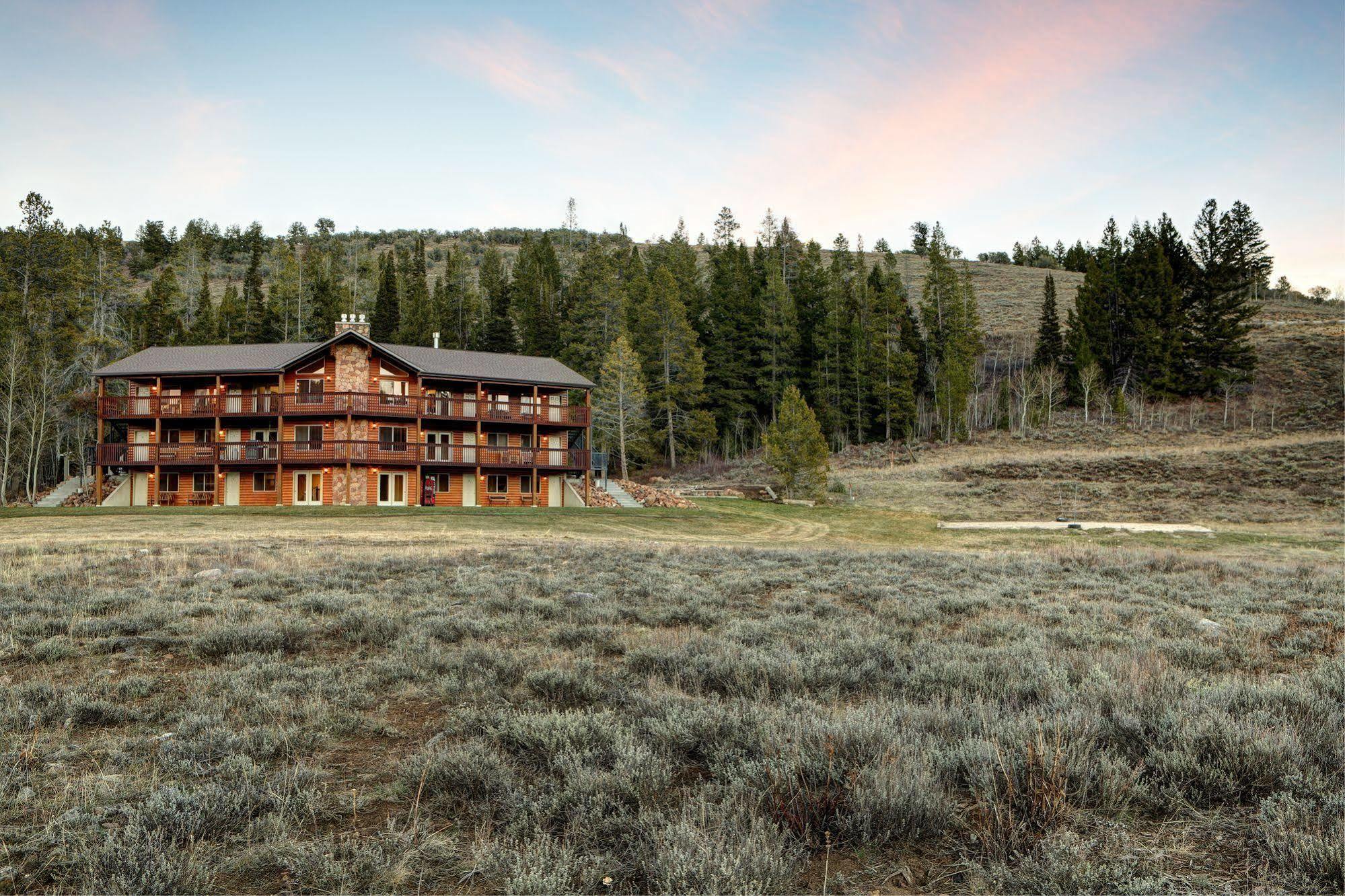 Beaver Creek Lodge Logan Bagian luar foto