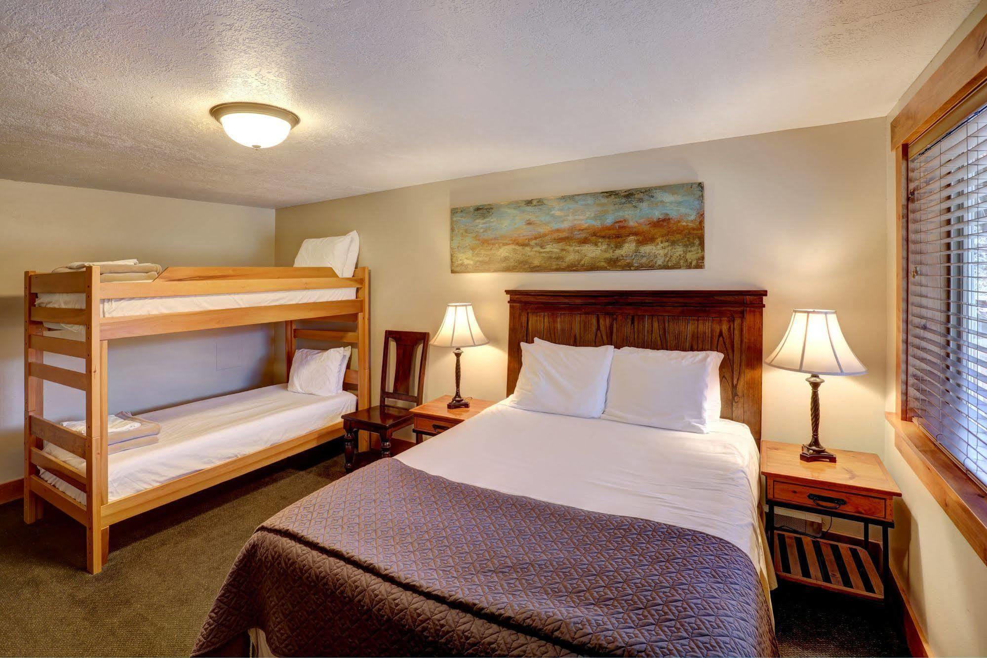 Beaver Creek Lodge Logan Bagian luar foto