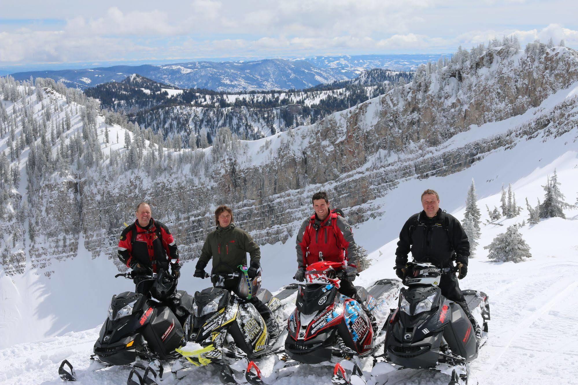 Beaver Creek Lodge Logan Bagian luar foto