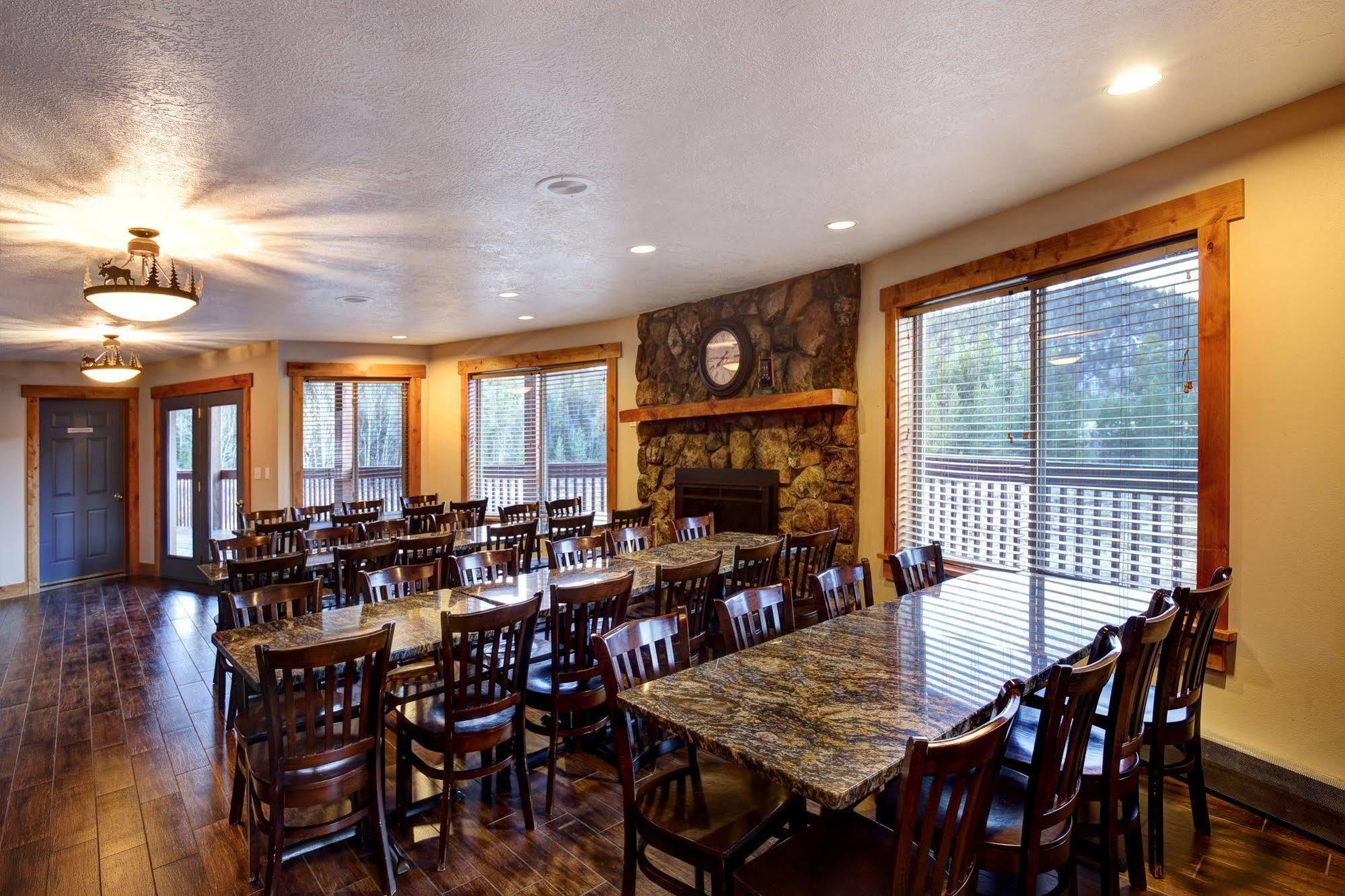Beaver Creek Lodge Logan Bagian luar foto