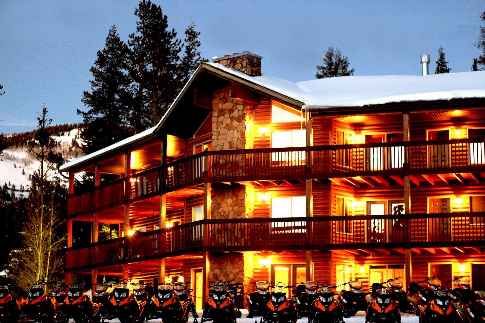 Beaver Creek Lodge Logan Bagian luar foto